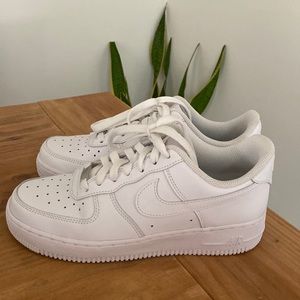 Women’s Nike Air Force One Size 8